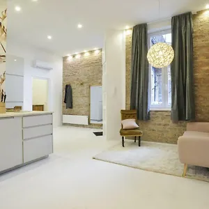 https://golden-leaf-apartment.inbudapesthotels.com