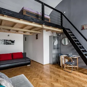Mickey's Chain Bridge Apartment Budapest